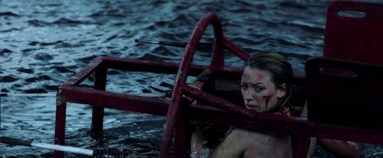 theshallows-blakelively-04439.jpg