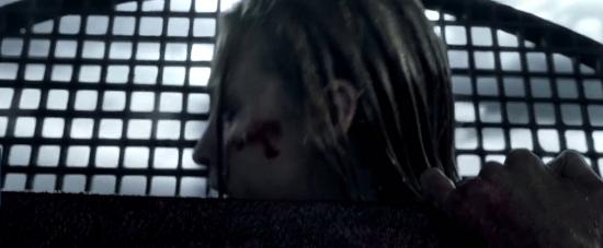 theshallows-blakelively-04485.jpg