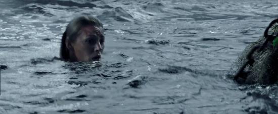 theshallows-blakelively-04512.jpg