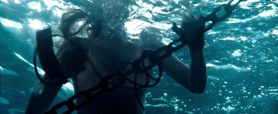 theshallows-blakelively-04528.jpg