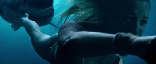 theshallows-blakelively-04551.jpg