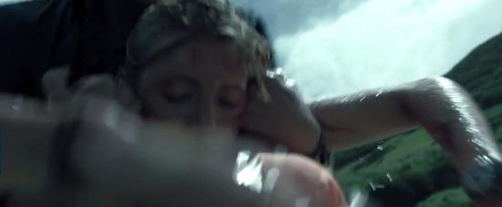 theshallows-blakelively-04630.jpg