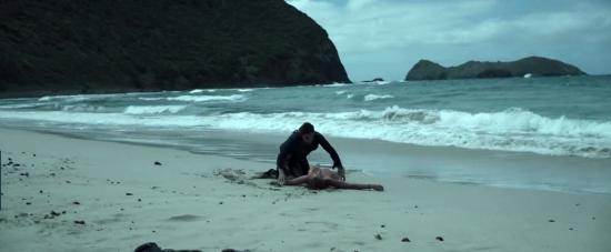 theshallows-blakelively-04646.jpg