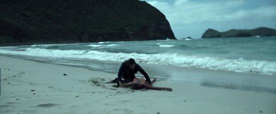 theshallows-blakelively-04647.jpg