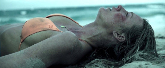 theshallows-blakelively-04713.jpg