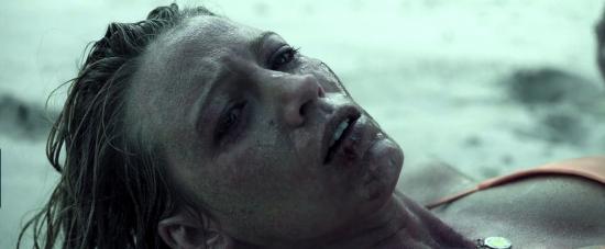 theshallows-blakelively-04735.jpg
