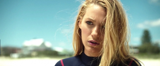 theshallows-blakelively-04787.jpg