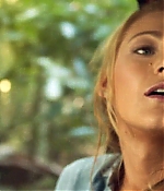 theshallows-blakelively-00170.jpg