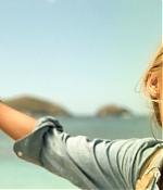 theshallows-blakelively-00307.jpg
