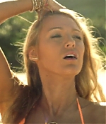 theshallows-blakelively-00452.jpg
