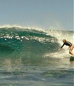 theshallows-blakelively-01315.jpg
