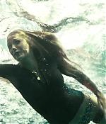 theshallows-blakelively-01604.jpg