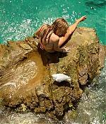 theshallows-blakelively-01963.jpg