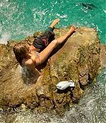 theshallows-blakelively-01966.jpg