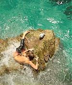 theshallows-blakelively-01978.jpg