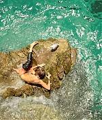 theshallows-blakelively-01979.jpg
