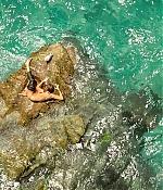 theshallows-blakelively-01983.jpg