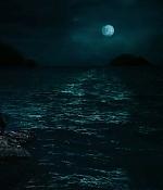 theshallows-blakelively-02031.jpg