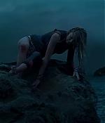 theshallows-blakelively-02285.jpg