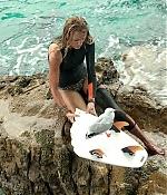 theshallows-blakelively-03132.jpg