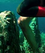 theshallows-blakelively-03325.jpg