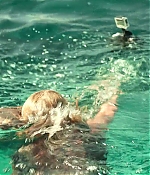 theshallows-blakelively-03340.jpg