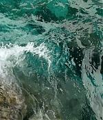 theshallows-blakelively-03792.jpg