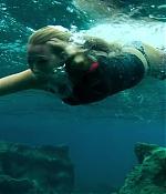 theshallows-blakelively-03853.jpg