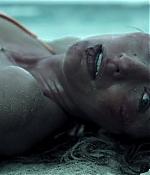 theshallows-blakelively-04698.jpg