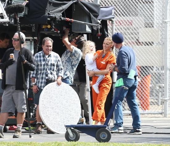 51088867_blakelively_picturepub_12.jpg
