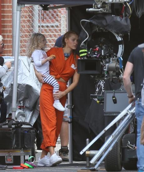 51088897_blakelively_picturepub_19.jpg