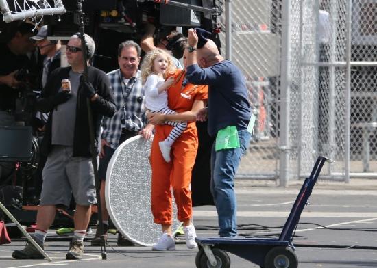 51088947_blakelively_picturepub_31.jpg