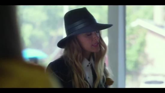 Click to view full size image
==============
A_Simple_Favor_Trailer_049.jpg A_Simple_Favor_Trailer_049.jpg