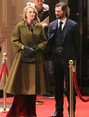 blake-lively-joins-michiel-huisman-on-set-for-age-of-adaline-06.jpg