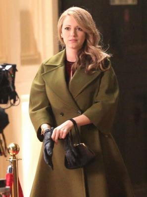 blake-lively-joins-michiel-huisman-on-set-for-age-of-adaline-11.jpg