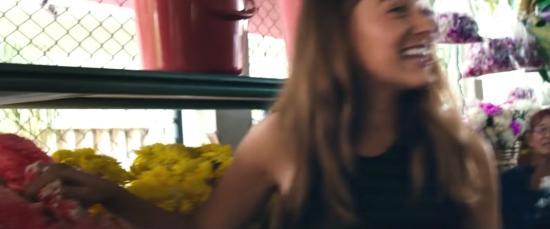Click to view full size image
==============
blakelively-alliseeisyou0094.jpg blakelively-alliseeisyou0094.jpg