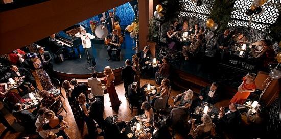 cafesociety-blakelively1974.jpg