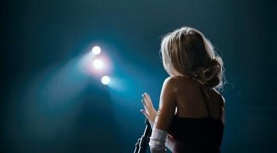 blakelively-elvisannabelle-01112.jpg