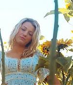 blakelively-elvisannabelle-05964.jpg