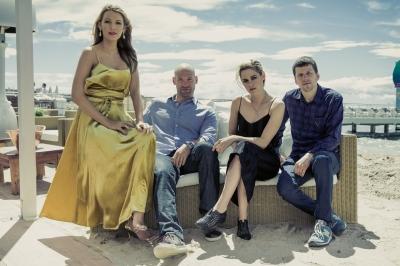 cannes-film-festival-2016-portraits-cafe-society.jpg