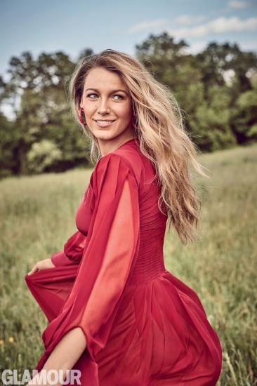 48058171_blake-lively-nathaniel-goldberg-photoshoot-2017-for-glamour-005.jpg