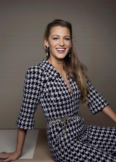 blake-lively-nestandard6.jpg