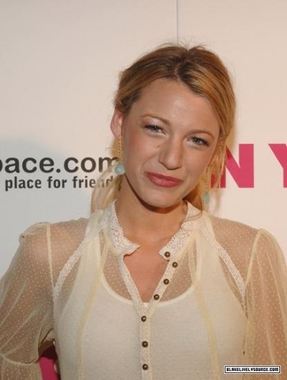 NylonMySpace-MQ-004.jpg