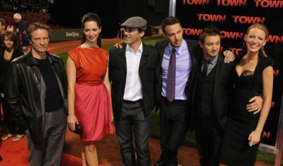 blakelively_townbostonprem05.jpg