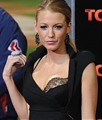 blakelively_townbostonprem08.jpg