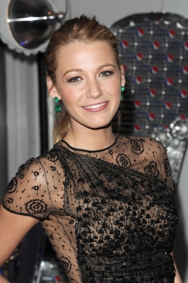 blake_pepsilaunch01.jpg