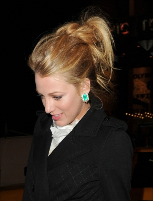 Click to view full size image
==============
blakelively_chaneldinner_15.jpg blakelively_chaneldinner_15.jpg