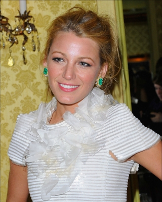 Click to view full size image
==============
blakelively_chaneldinner_82.jpg blakelively_chaneldinner_82.jpg