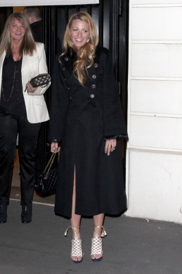 blakelively_chanelfashionweek_30.jpg