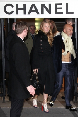 Click to view full size image
==============
blakelively_chanelfashionweek_39.jpg blakelively_chanelfashionweek_39.jpg